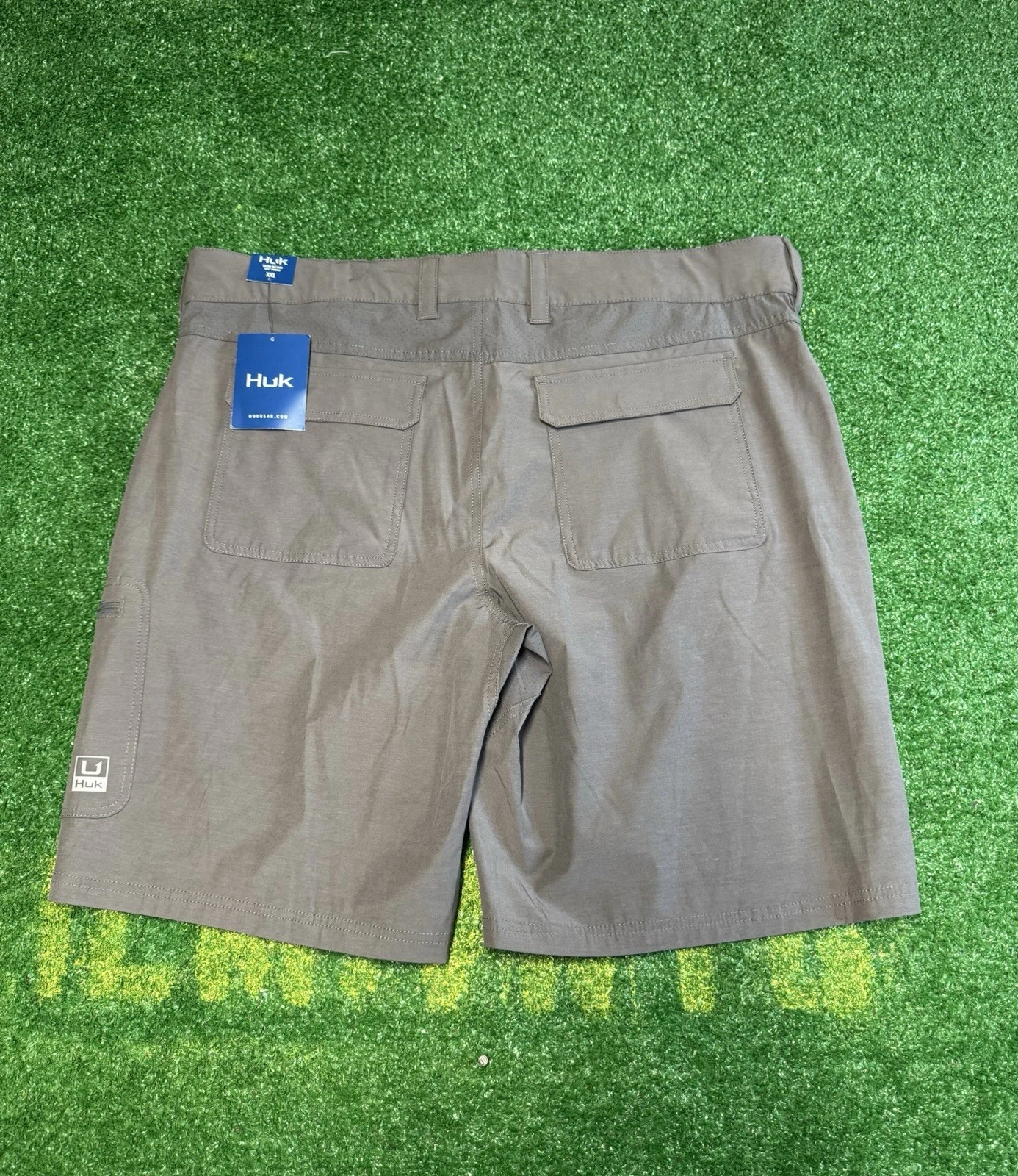 Huk Men’s Fishing Shorts Below The Knee 10.5” Inseam XXL Grey