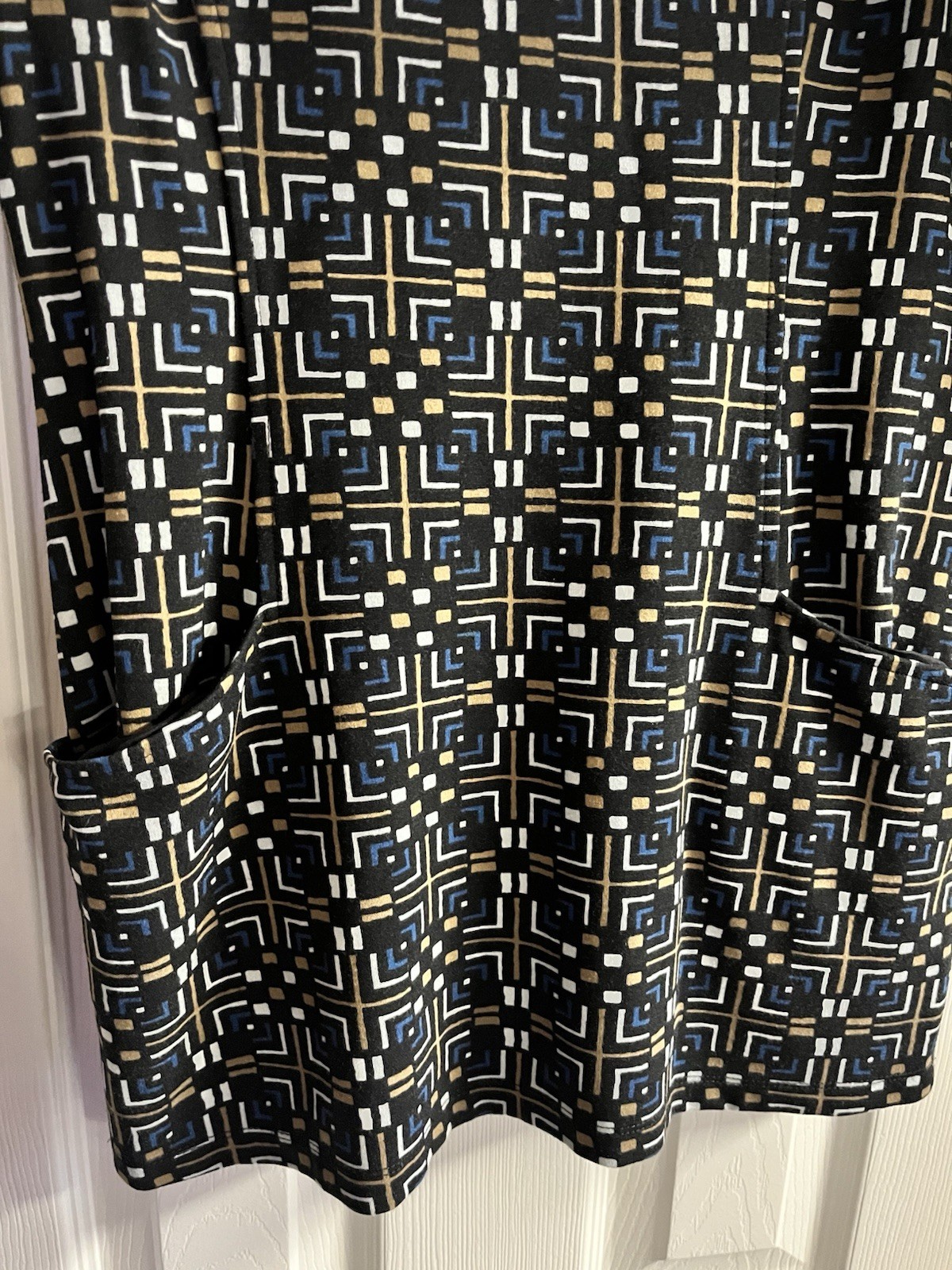 Fabulous J McLaughlin Black Print Tunic Top Size S - image 3