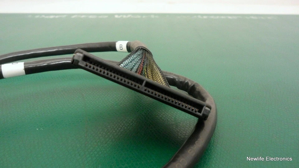 HP AB419-67013 81cm (2.66ft) SAS SFF-8484 (Female) Cable for RX2660 - Image 3 of 4