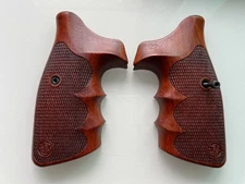 Finger groove Grips for S&W K/L frame Square Butt Checker Engraved Closed Back