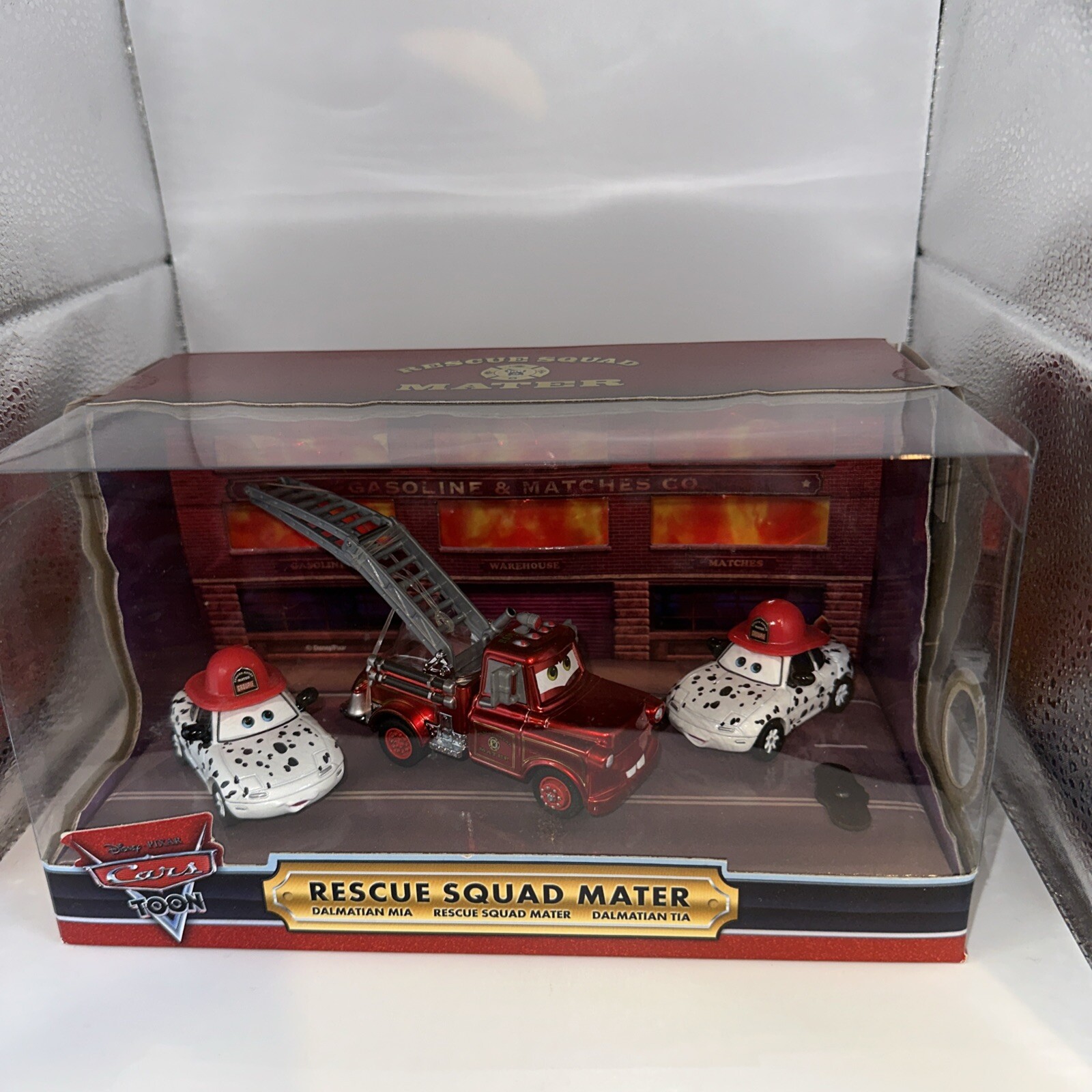 Disney Pixar Cars Rescue Squad Mater con Dálmata Mia y Tia Paquete de 3 SDCC