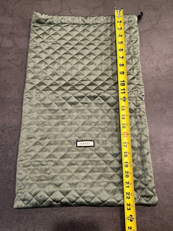 Подлинный стеганый мешок для пыли GUCCI с подкладкой атласный зеленый шалфей 13,5 X 23 дюйма - Изображение 4 из 4