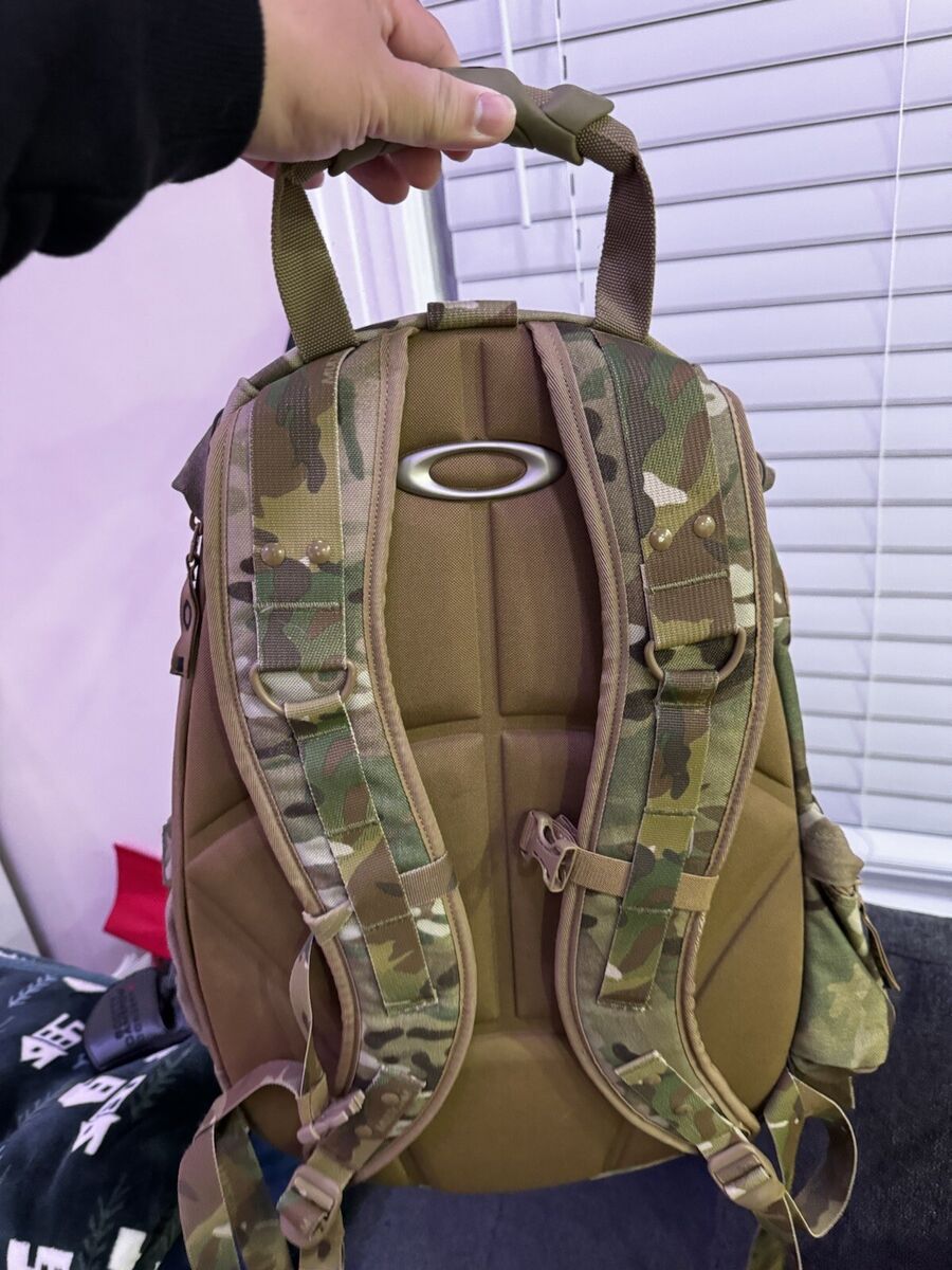 Oakley Icon 2.0 Laptop Backpack Tactical Multicam Camo Bag Oakley Icon 2.0 Laptop Backpack Tactical Multicam Camo Bag