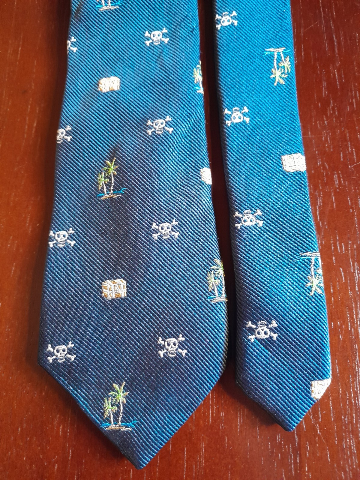 100% Silk Navy Blue Skull & Crossbones Pirate Tie, 50