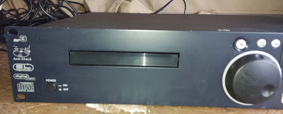 Stanton C.402 Professional 2U Rack-Mountable CD/MP3 Player - Image 2 of 3