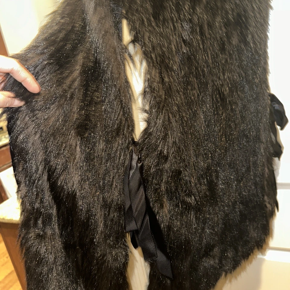 Chaleco peludo recortado Trina Turk Lg Foto 4 de 4