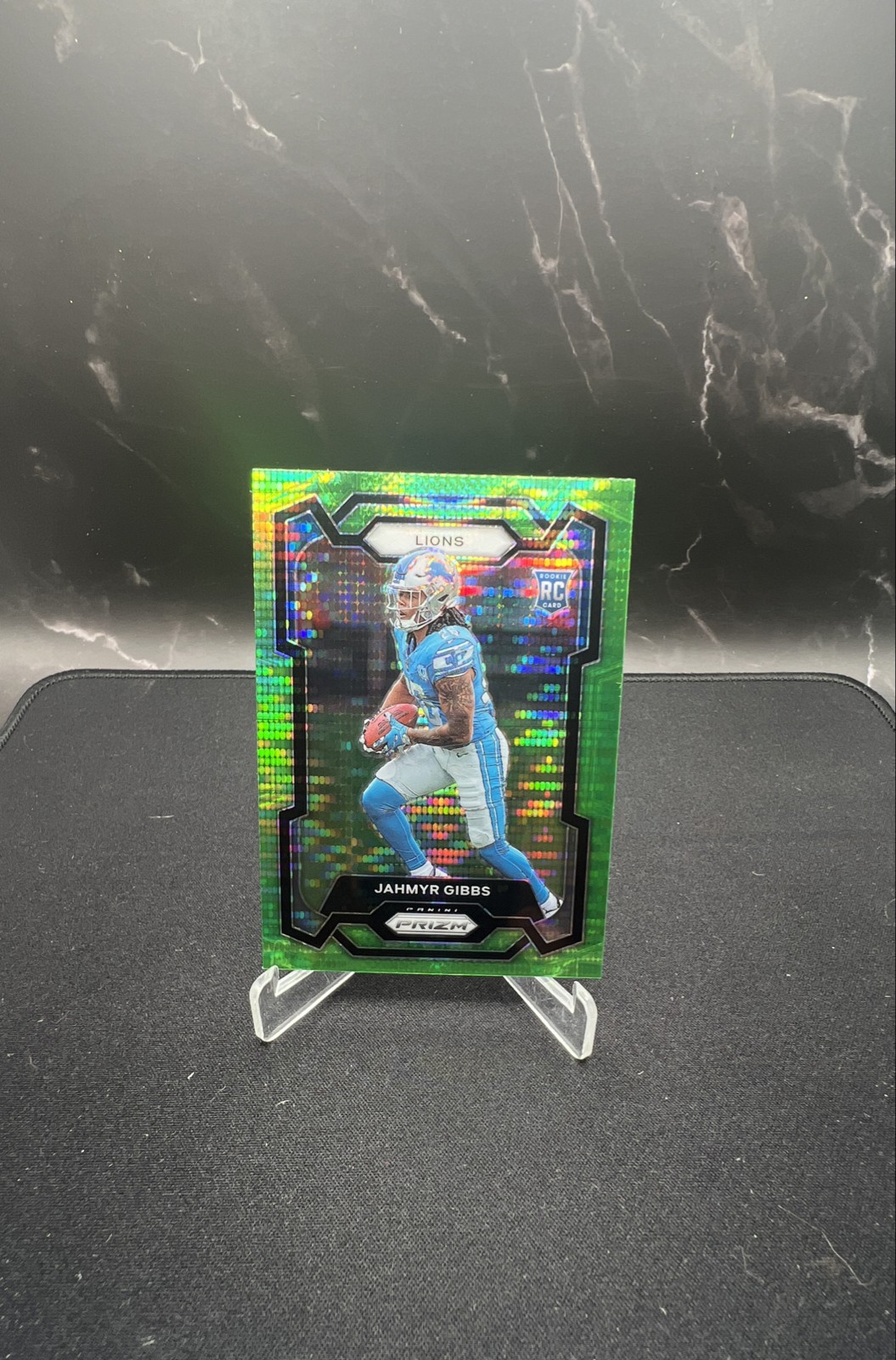 2023 Panini Prizm - Rookies Jahmyr Gibbs #331 Neon Green Pulsar Prizm (RC)