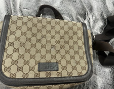 Gucci GG Supreme Beige/Brown Zip Crossbody Ba...