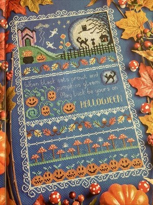 Kürbis Halloween Sampler Spuk schwarze Katze und Mond Kreuzstichkarte