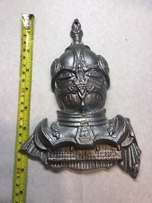 VINTAGE soldato samurai giapponese figura in metallo scultura da appendere al muro FIRMATO M S