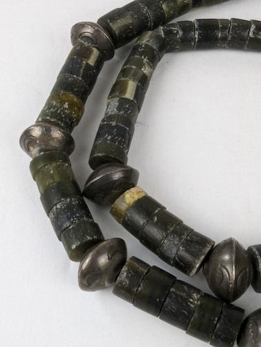 Vintage Santo Domingo Pueblo Serpentine Hand Stamped Bench Bead Necklace 28" - Picture 4 of 13