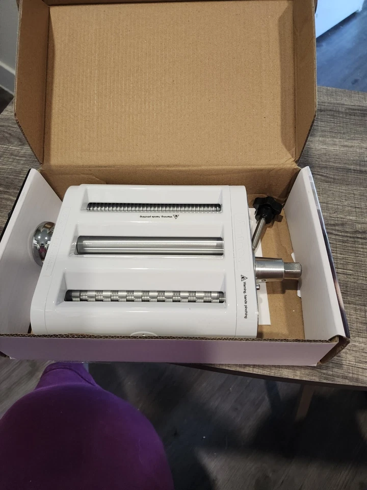 Juego de accesorios de rodillo y cortador de pasta Antree 3 en 1 para batidora de pie KitchenAid Foto 2 de 4