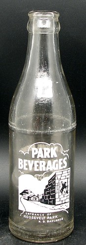 Park Beverages; Park Beverage Co.; Dickinson, N.D.; 2-color ACL soda pop bottle - Picture 2 of 3