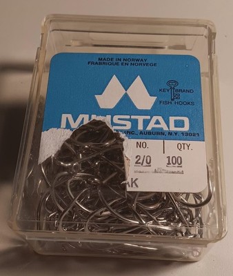 Mustad 2/0 hooks 100 QTY