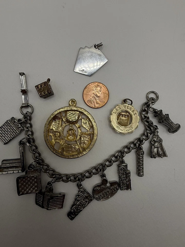 Lote de 5 colgantes vintage con encanto de juego de casino de Las Vegas Foto 2 de 4