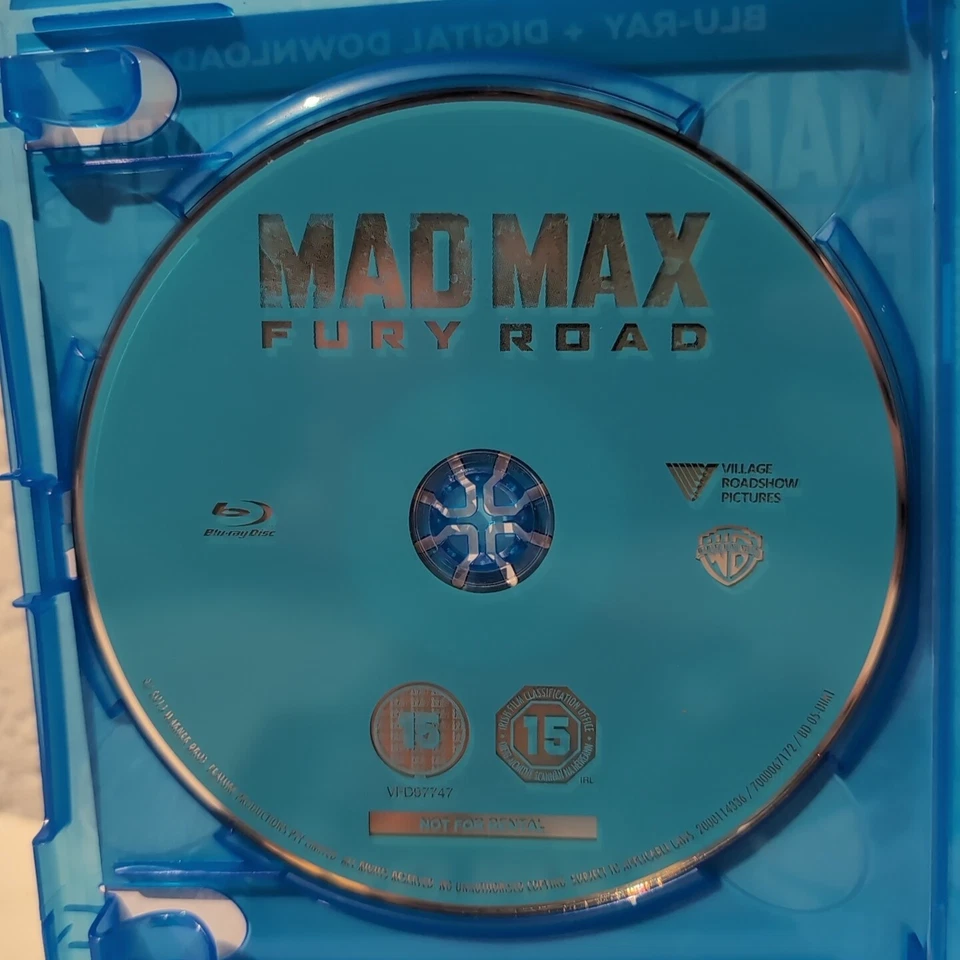 Mad Max: Fury Road/Mad Max: Fury Road - Black and Chrome Edition Blu-ray (2017) - Image 4 of 4