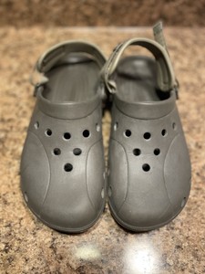 adjustable strap crocs