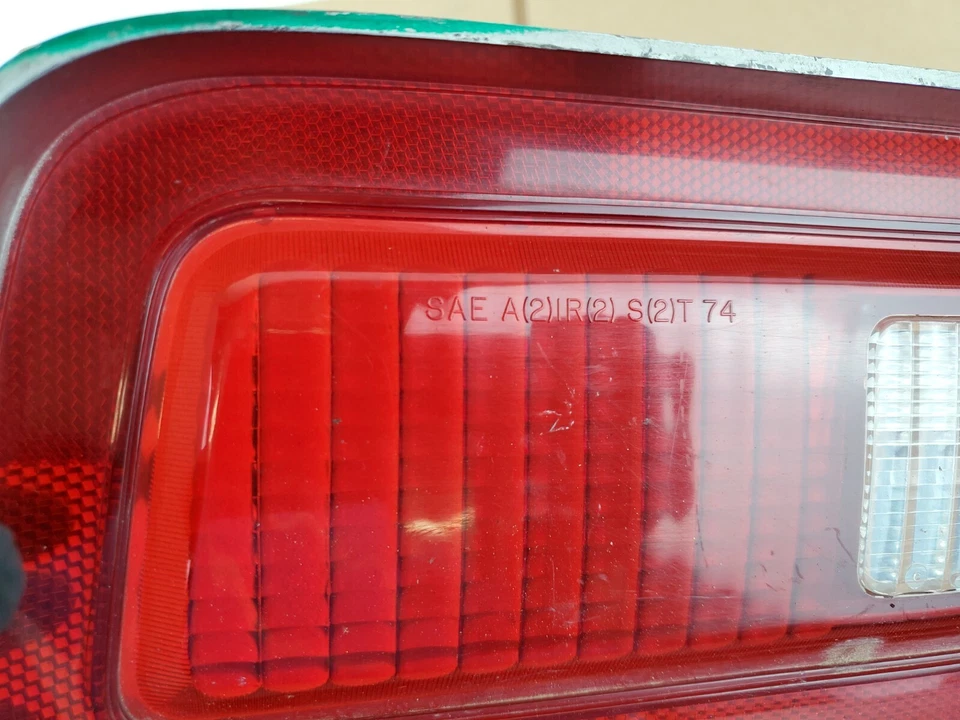 Lente de luz trasera Chevrolet Chevelle Malibu Classic Laguna 1974 usada Foto 2 de 4