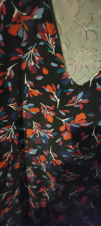 Red, maroon, deep jade, light blue and black plus size woman tunic - Image 2 of 3