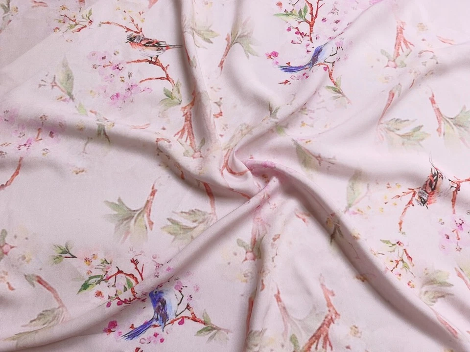 Tela de viscosa suave material rayón aves florales de 1 yarda X 1,4 metros para vestir Foto 4 de 4