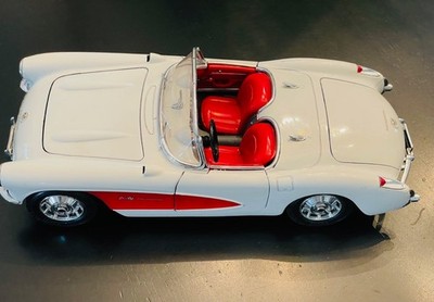 Bburango 1957 Chevrolet Corvette Convertible Die Cast Model Car