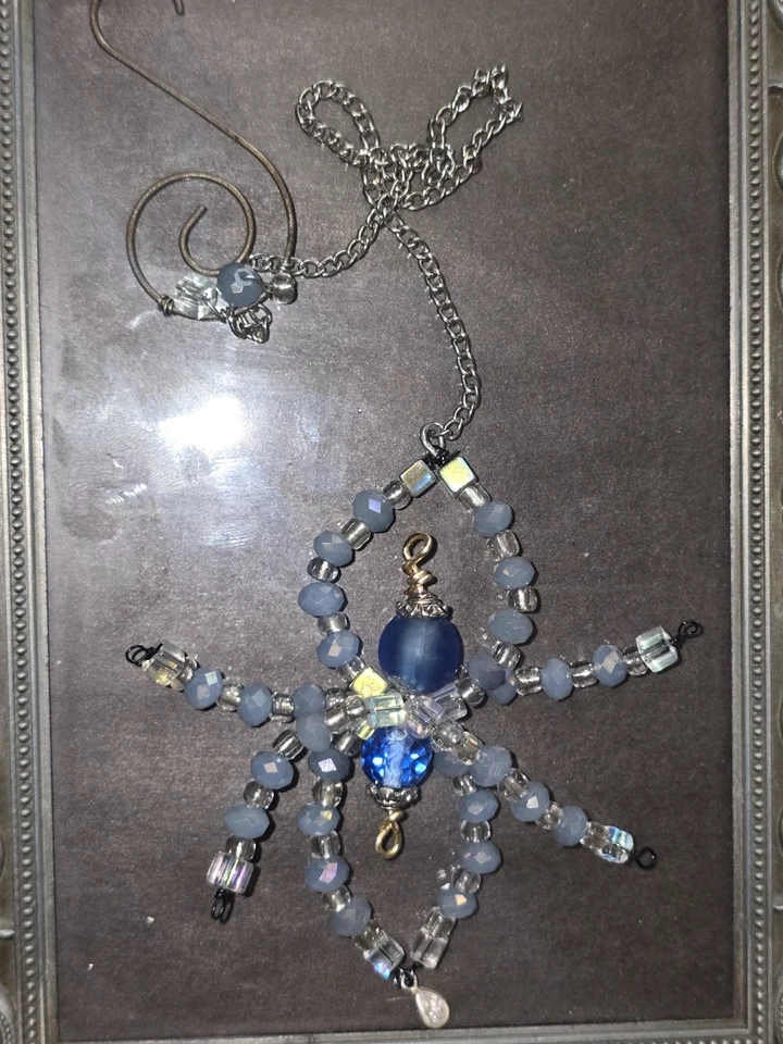 Colgante de ventana decorativo con cuentas araña atrapasol artesanal Foto 3 de 3