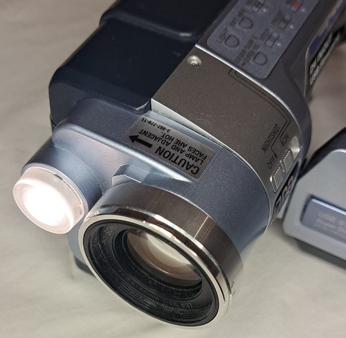 Camescope SONY DCR-TRV345E Hi8 Video8 Handycam DIGITAL VIDEO CAMERA RECORDER - Picture 17 of 19