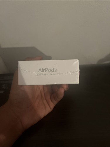 AirPods 4th Generation - Photo 4 sur 4