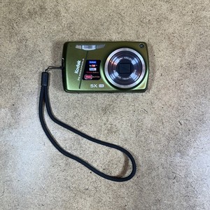 Kodak EasyShare M575 14.0MP green working when plugged in no charger battery inc