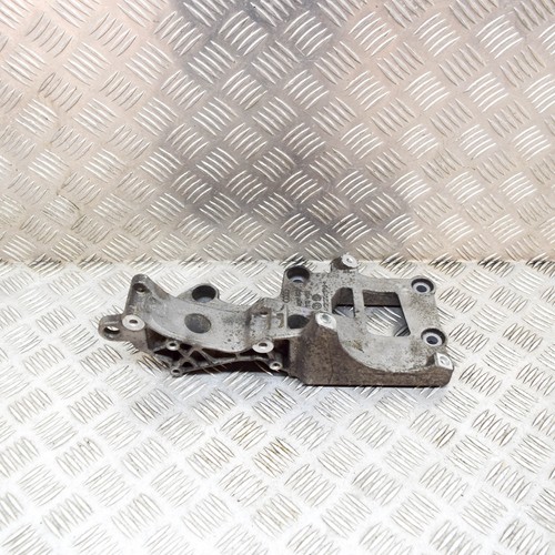 VW GOLF MK5 Lichtmaschine Generator Halterung 06F903143E 2.0 GTI 147kw 2009