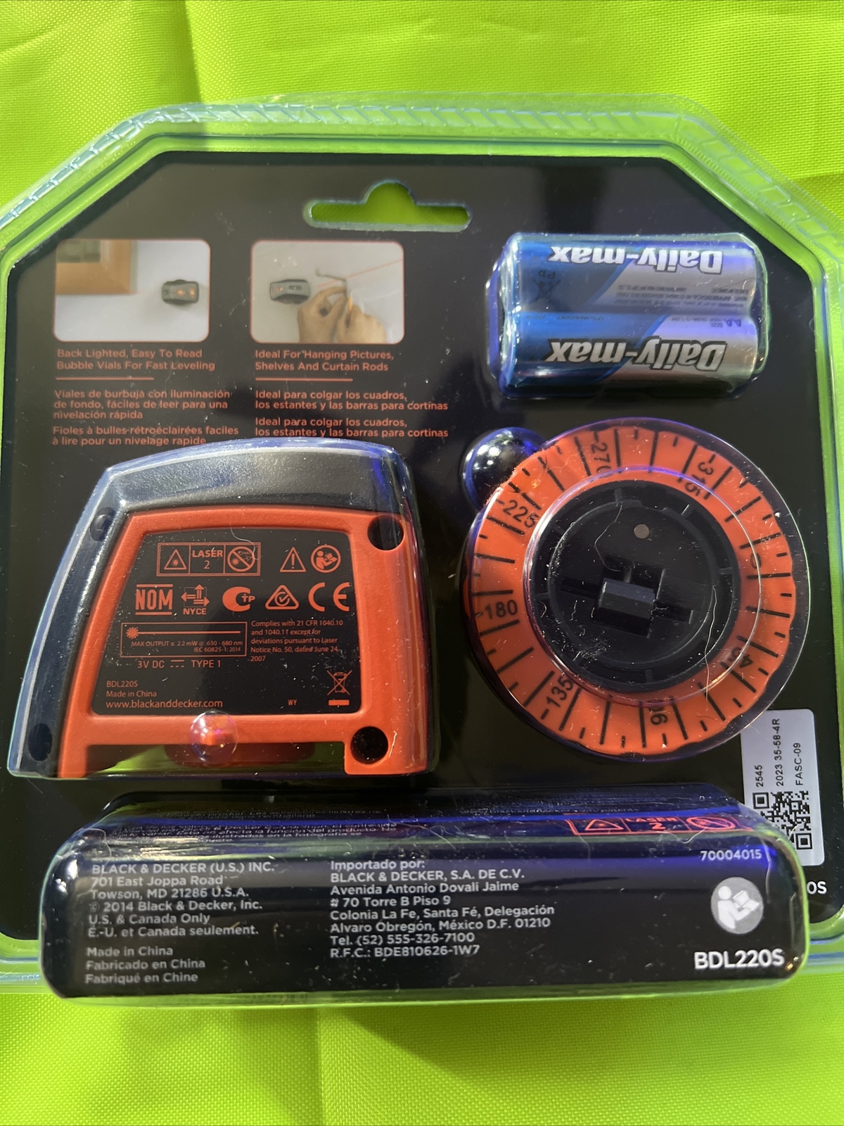BLACK&DECKER Laser Level + 360 Degree Rotating Wall Attachment Model