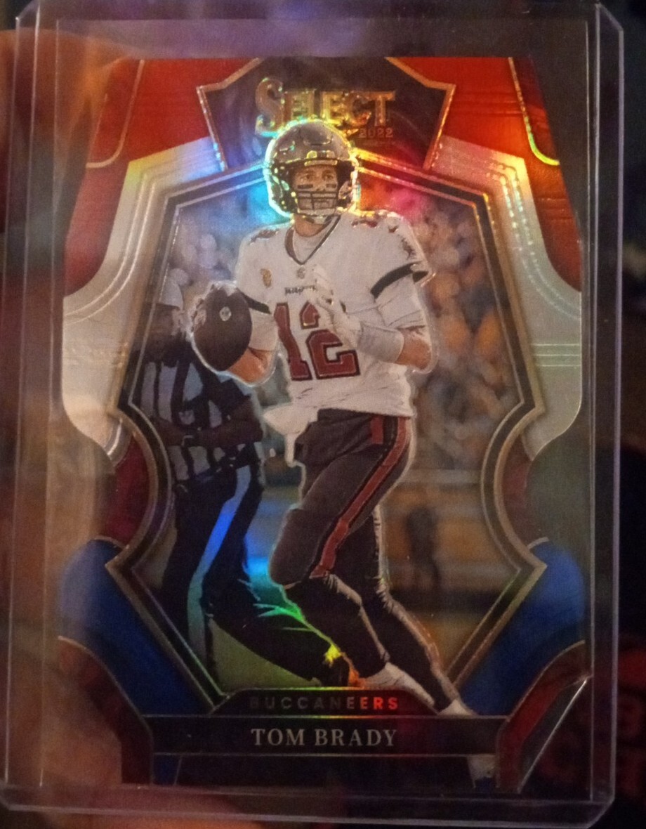 TOM BRADY BUCS 2022 PANINI SELECT RED & BLUE PRIZM PREMIER LEVEL DIE-CUT 192