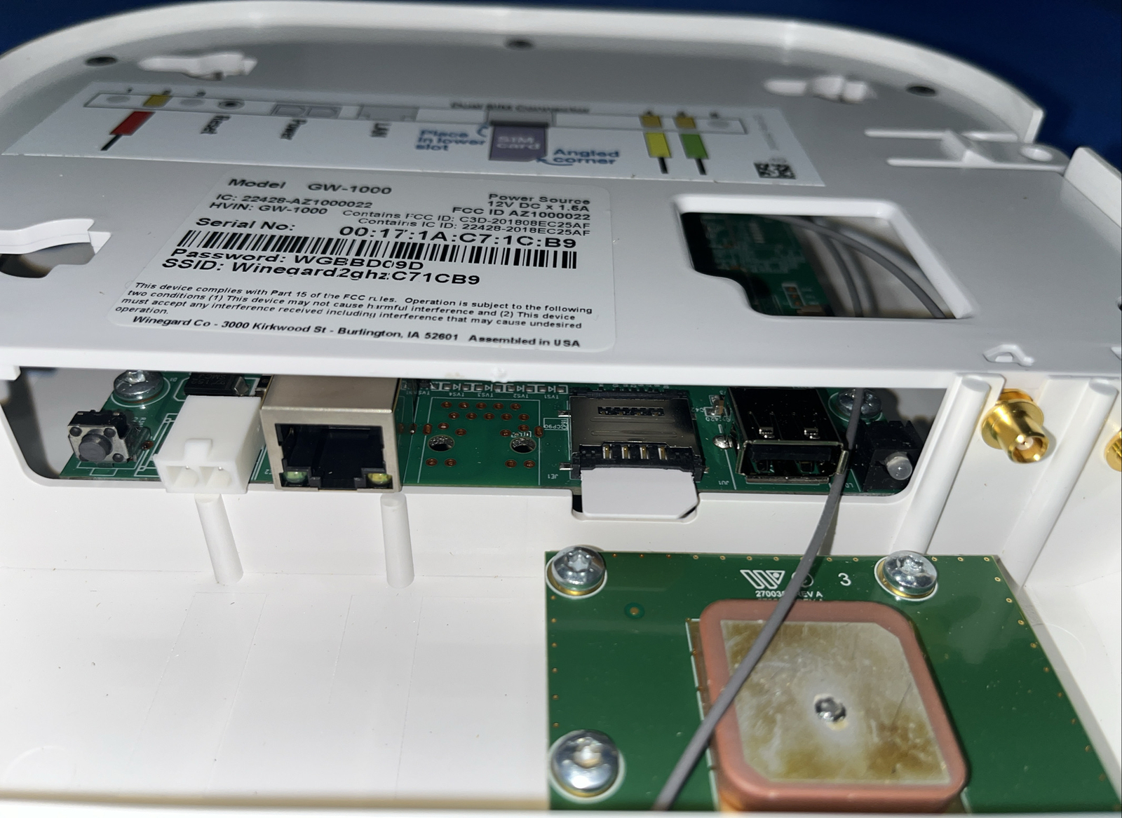 Winegard GW-1000 Gateway 4G LTE WiFi Router for RV, Camper, Coach ...