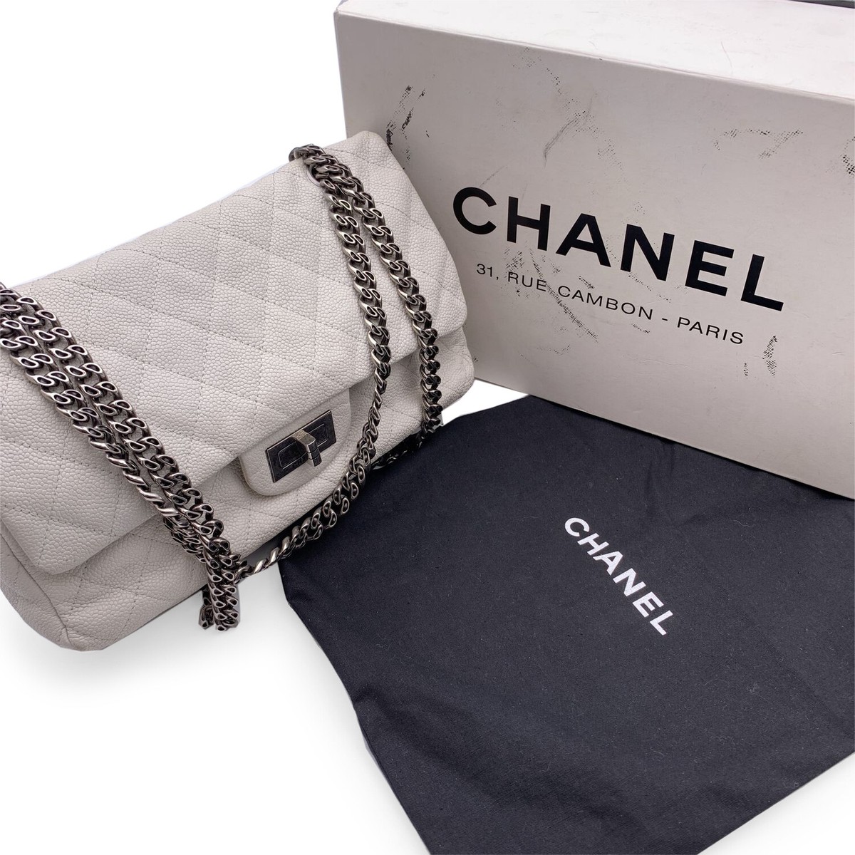 VINTAGE●CHANEL●ミディアム 2.55 ハンドバッグ 225 Authentic Chanel White Leather Reissue 2.55 Double Flap 225