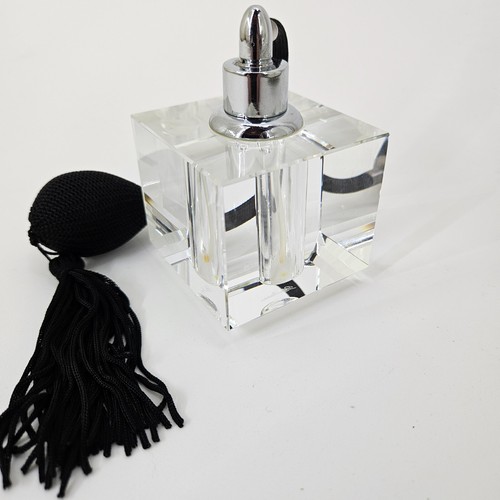 Signed Oleg Cassini Square Crystal Perfume Bottle w/ Black Tassel Atomizer EUC. - 第 4/8 張圖片
