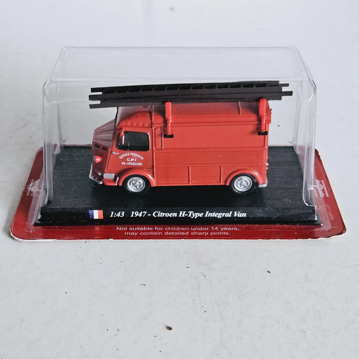 1/43 CIJ-EUROPARC FOURGON TÔLE RENAULT 1000 kgs AMBULANCE MILITAIRE