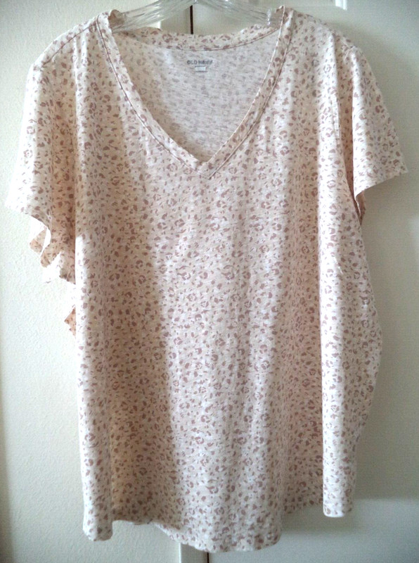 Vanilla Cream Cocoa Lt Brown Animal Print Longer Curve Hem V Tshirt 3XL 22 24 3X