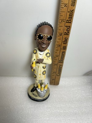 CORONA 420 SNOOP DOG IN SMOKING JACKET STATUE BOBBLE HEAD ACTION FIGURE NEW 2022