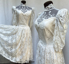 Vintage 1980s Ivory Lace Puff Sleeve High Neck Wedding Dress - Size S/M