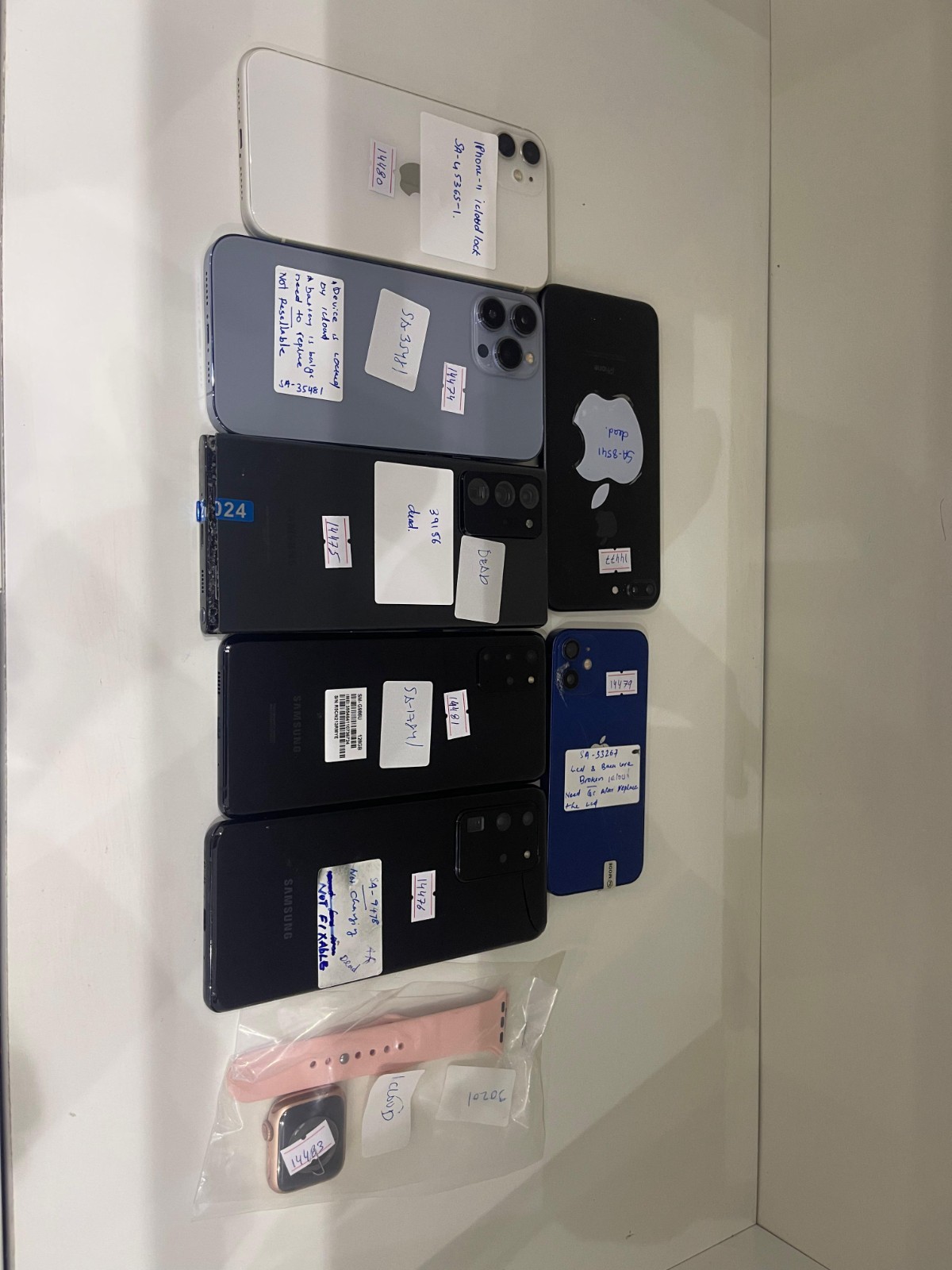 Lot of 10 mixed iCloud iPad, iPhone , iWatch and Samsung Mobile