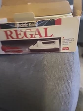 VTG Regal Electric Knife Model V382 Serrated Blades Corded-  TESTED USA