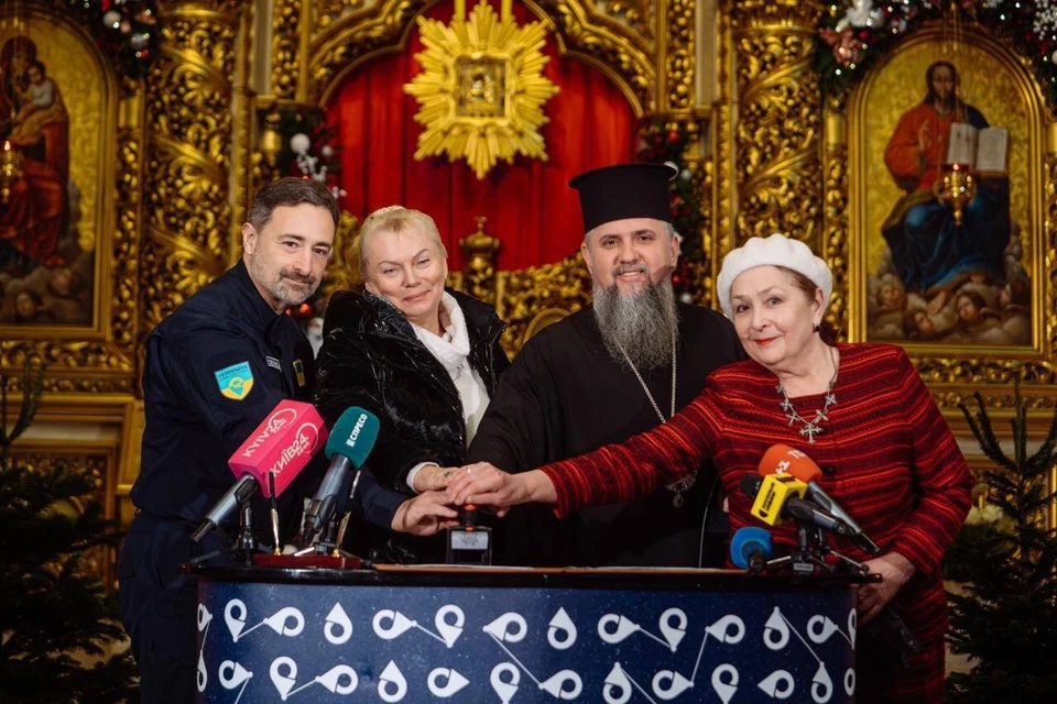 FDC «Nova Radist Stala»(New Joy Has Come)带4个签名 — 第 3/4 张图片