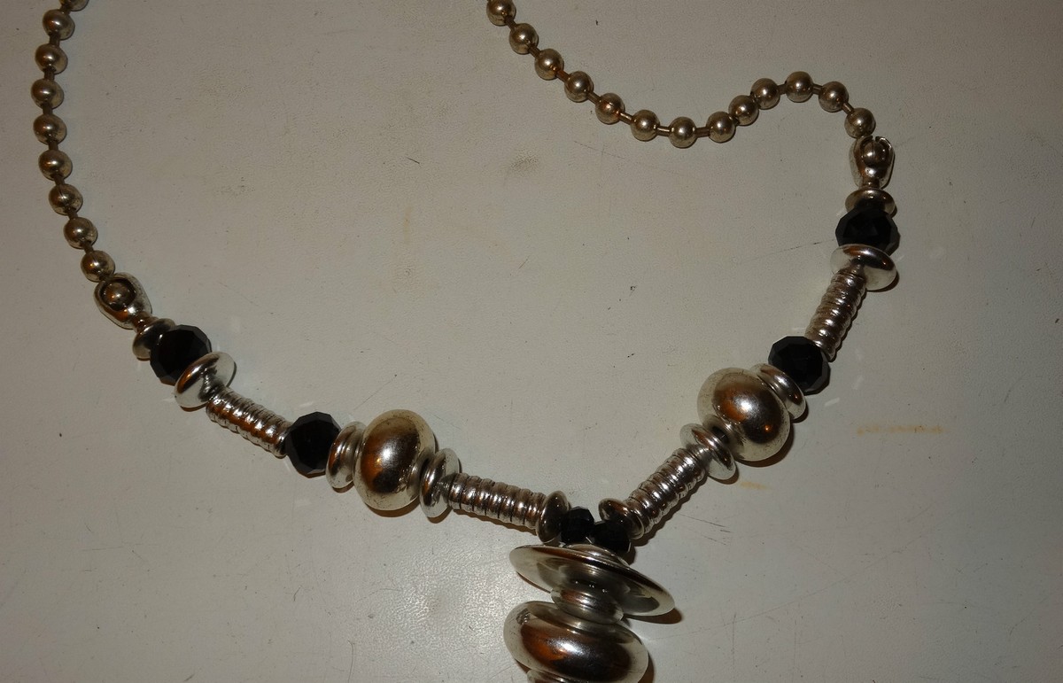 Collier Vintage Années 60-70 En Métal Chrome – Boules En Plastique, Occasion Bon état