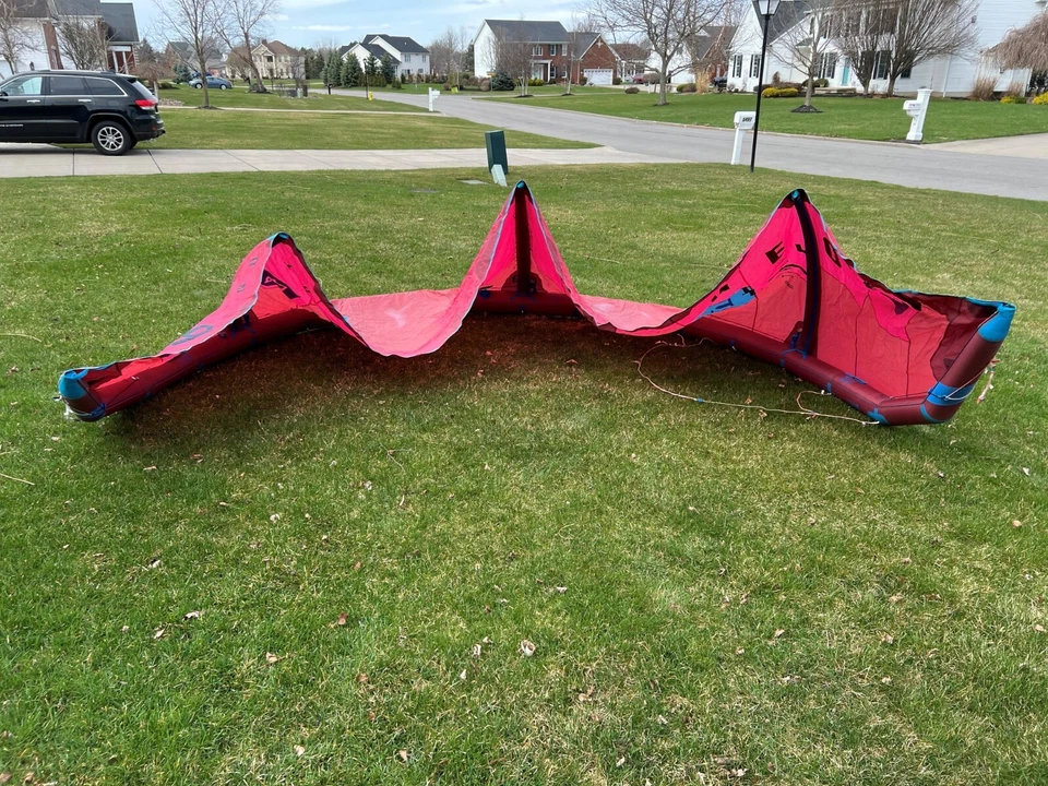 North NEO 9m Kitesurfing Kite - 2017 | Wave Riding / Freeride | Good Condition - Image 3 of 4