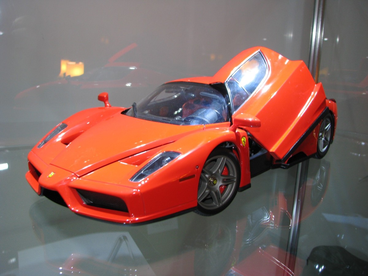1/12 SCALE KYOSHO FERRARI ENZO ROSSO SCUDERIA RED #08606RP 1/12 SCALE KYOSHO FERRARI ENZO ROSSO SCUDERIA RED #08606RP