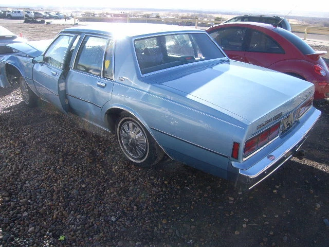Pinça de freio a disco dianteira direita usada serve: 1988 Chevrolet Caprice equipamento dianteiro dianteiro - Imagem 3 de 4