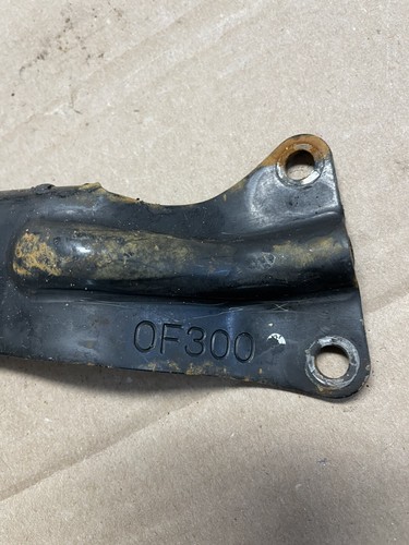 Nissan Hardbody KA24E OEM Alternator Bracket - Picture 2 of 3