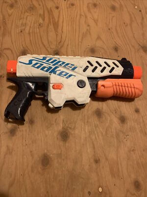 NERF Super Soaker Tornado Strike (2010) Water Blaster Gun Pump Action Watergun