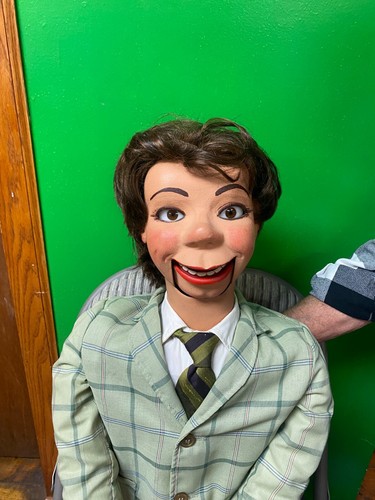 VINTAGE 1967 JACK COATS WOOD CARVED Ventriloquist Figure WINKERS & BLINKERS - Picture 4 of 13