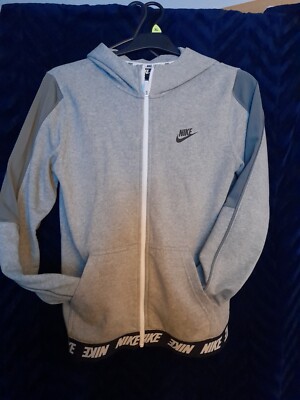 Boys full nike tracksuit Xl UK